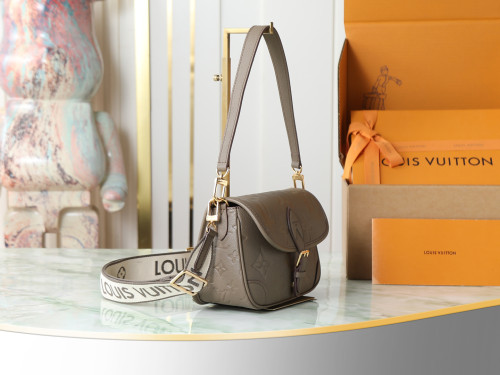 Louis Vuitton M46386 カーキグリーン／M15049ディアヌ（Diane）ハンドバッグ