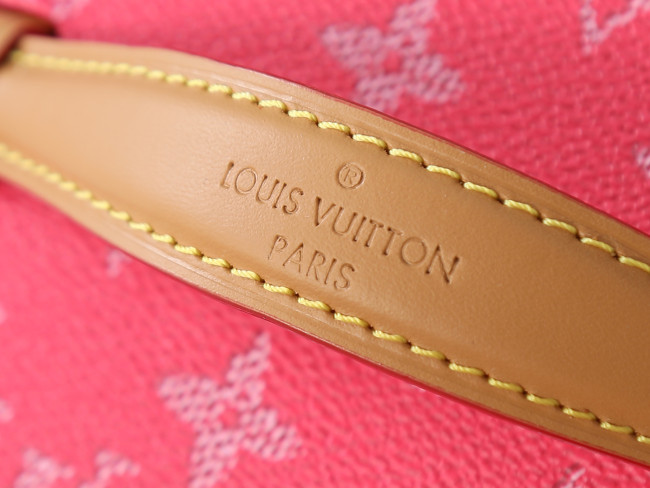 Louis Vuitton M26889 ピンク M44495
