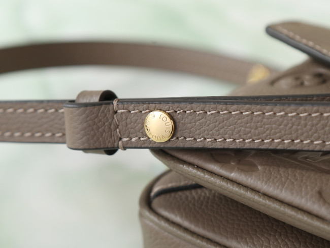 Louis Vuitton M25910 / M46595ポシェット・メティス・イーストウェスト ハンドバッグ