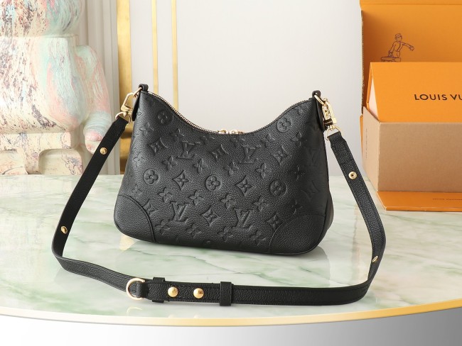 Louis Vuitton M12930 ブラック フルレザー エンボス
