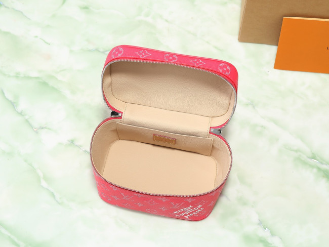 Louis Vuitton M26889 ピンク M44495