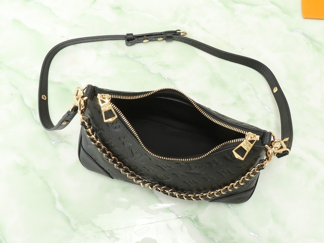 Louis Vuitton M12930 ブラック フルレザー エンボス