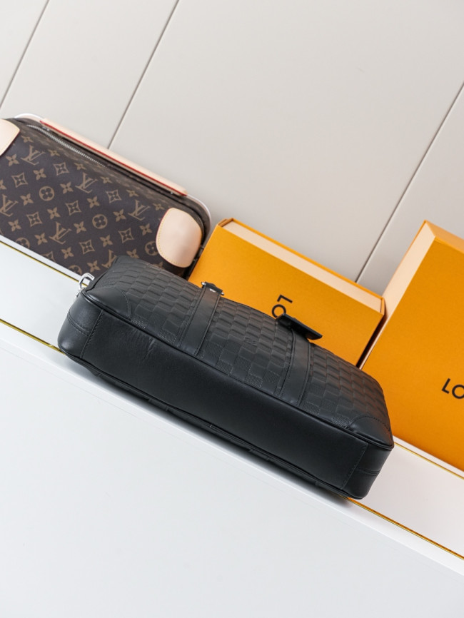 Louis Vuitton N40444 ブラック エンボスダミエ ォヤージュ スモール ブリーフケース