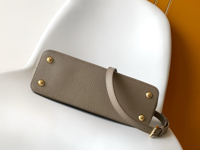 Louis Vuitton M24745 グレー カプシーヌ ミディアム ハンドバッグ