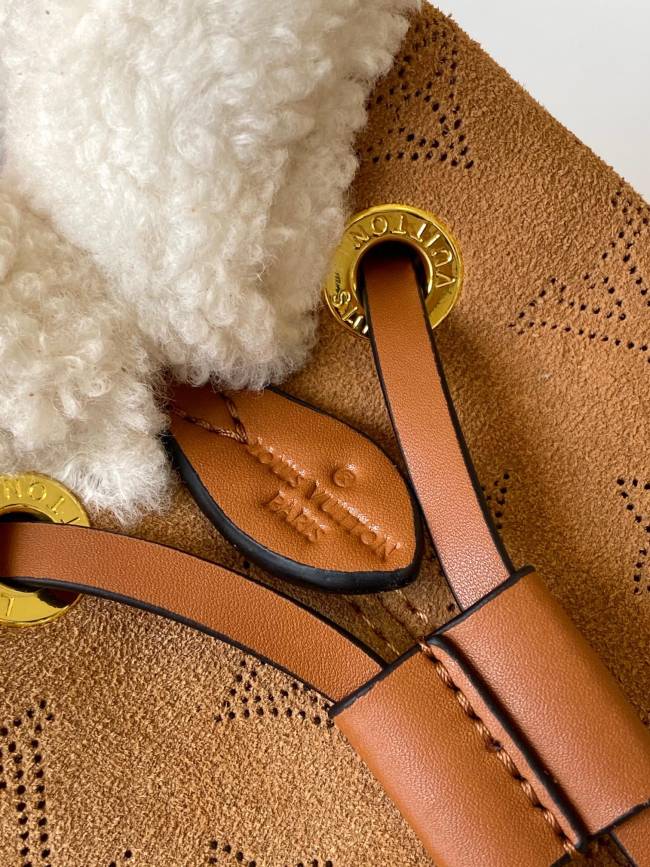 Louis Vuitton M11839 ベラ ハンドバッグ