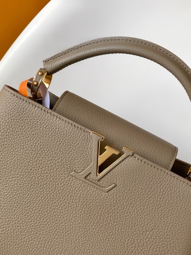 Louis Vuitton M24745 グレー カプシーヌ ミディアム ハンドバッグ