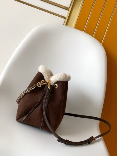 Louis Vuitton M26684 ベラ ハンドバッグ