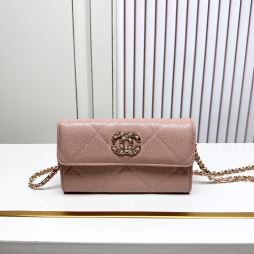 CHANEL シャネル チェーンショルダー／クロスボディ ミニバッグ サイズ：18 × 10.5 × 3.5 cm 品番：50080