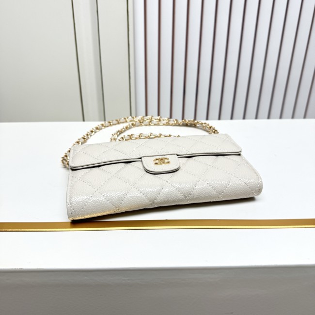 CHANEL シャネル チェーンショルダー／クロスボディ ミニバッグ サイズ：18 × 10.5 × 3.5 cm 品番：A50076
