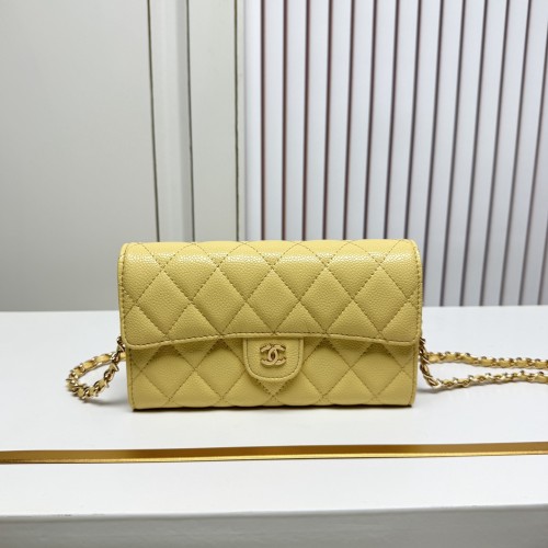 CHANEL シャネル チェーンショルダー／クロスボディ ミニバッグ サイズ：18 × 10.5 × 3.5 cm 品番：A50076