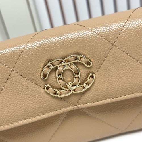 CHANEL シャネル チェーンショルダー／クロスボディ ミニバッグ サイズ：18 × 10.5 × 3.5 cm 品番：50080