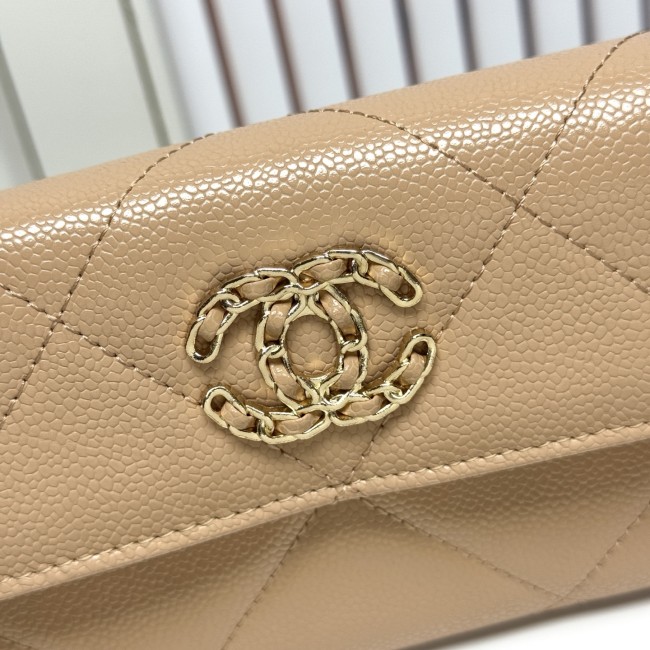 CHANEL シャネル チェーンショルダー／クロスボディ ミニバッグ サイズ：18 × 10.5 × 3.5 cm 品番：50080