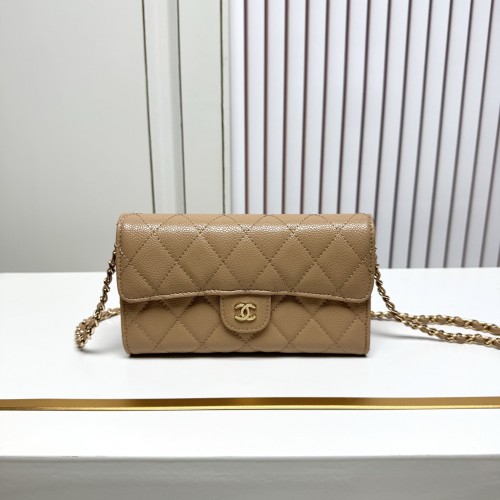 CHANEL シャネル チェーンショルダー／クロスボディ ミニバッグ サイズ：18 × 10.5 × 3.5 cm 品番：A50076