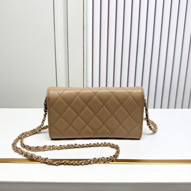 CHANEL シャネル チェーンショルダー／クロスボディ ミニバッグ サイズ：18 × 10.5 × 3.5 cm 品番：A50076