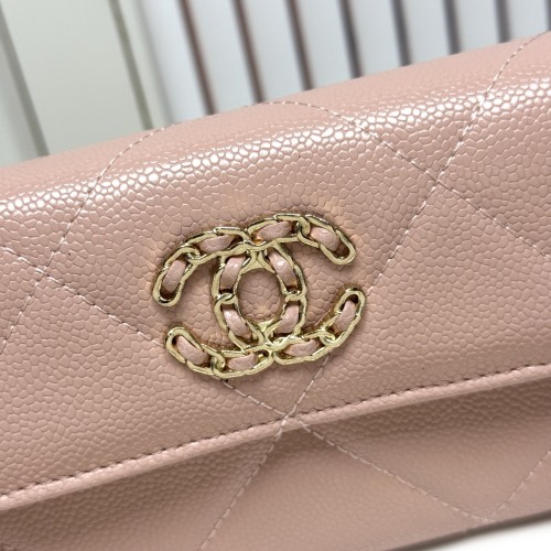 CHANEL シャネル チェーンショルダー／クロスボディ ミニバッグ サイズ：18 × 10.5 × 3.5 cm 品番：50080