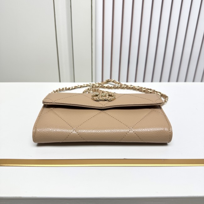 CHANEL シャネル チェーンショルダー／クロスボディ ミニバッグ サイズ：18 × 10.5 × 3.5 cm 品番：50080