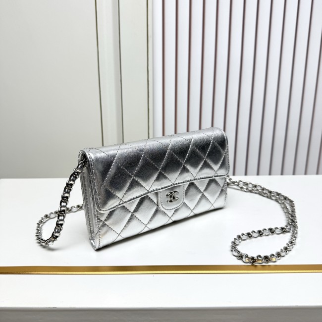 CHANEL シャネル チェーンショルダー／クロスボディ ミニバッグ サイズ：18 × 10.5 × 3.5 cm 品番：A50076