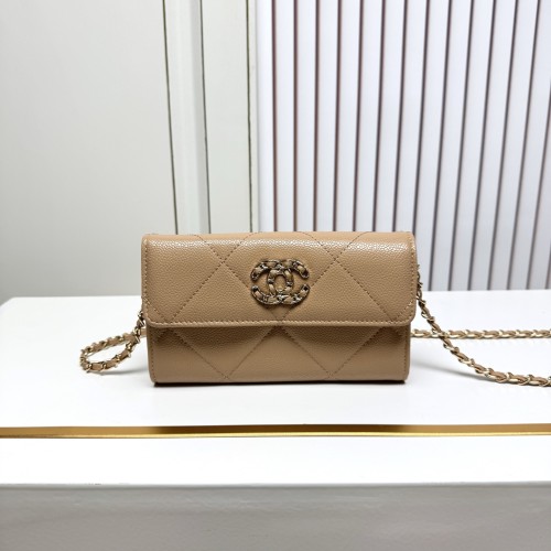 CHANEL シャネル チェーンショルダー／クロスボディ ミニバッグ サイズ：18 × 10.5 × 3.5 cm 品番：50080