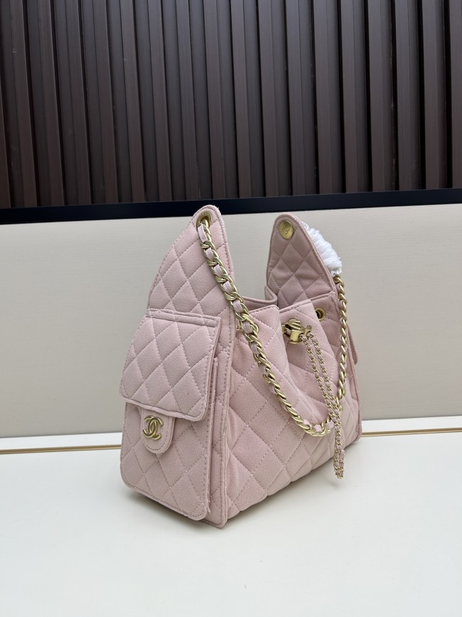 CHANEL シャネル 25 バッグ デザインはクラシックで、サイズは 30 × 26 × 14 cm です