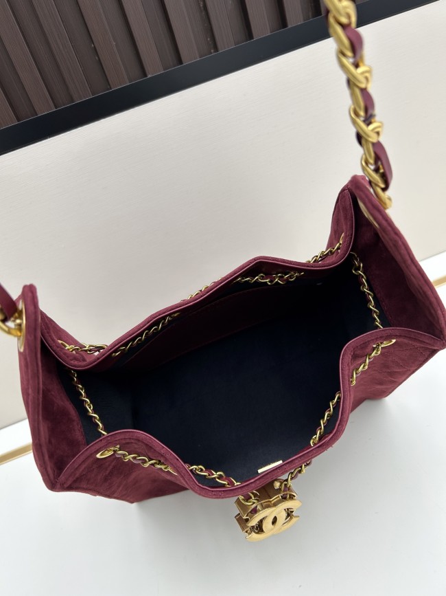 chanel シャネル 25 バッグサイズは 26 × 20 × 14 cm、品番 9668、素材はマットレザーです