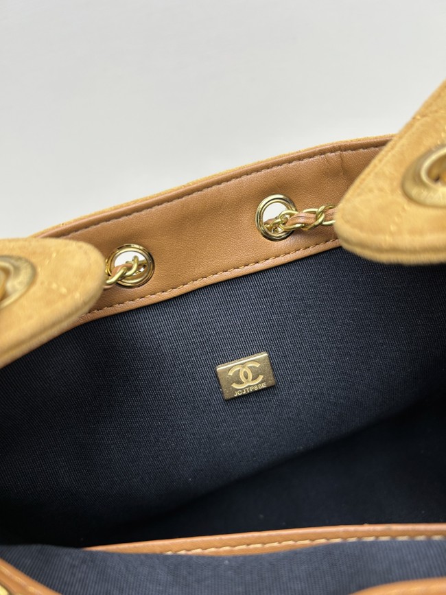 chanel シャネル 25 バッグサイズは 26 × 20 × 14 cm、品番 9668、素材はマットレザーです