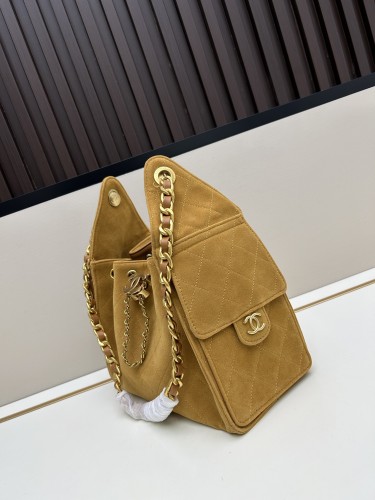 chanel シャネル 25 バッグサイズは 26 × 20 × 14 cm、品番 9668、素材はマットレザーです