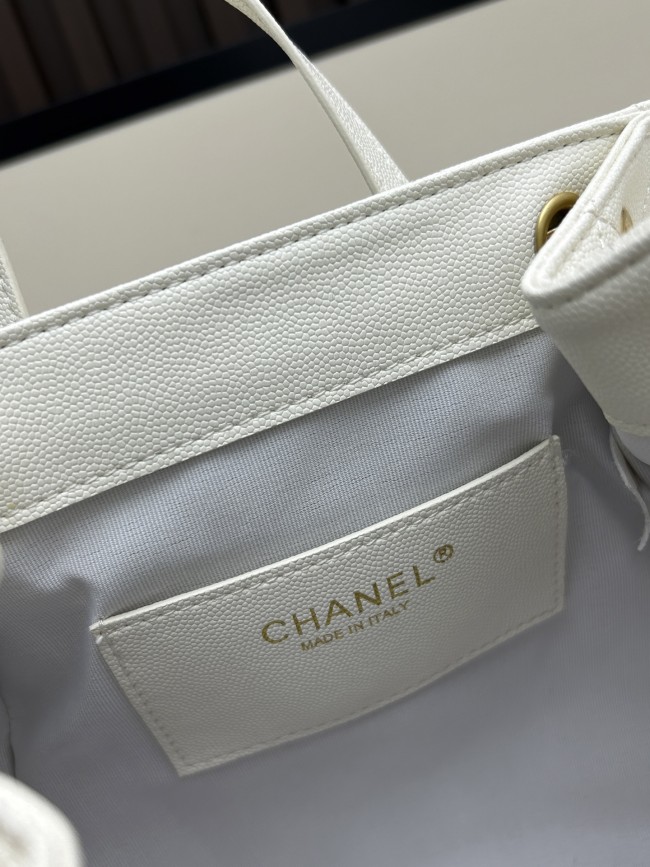 CHANELシャネル マット加工アップグレードモデル サイズ：23 × 23 × 14 cm 素材：キャビアスキン
