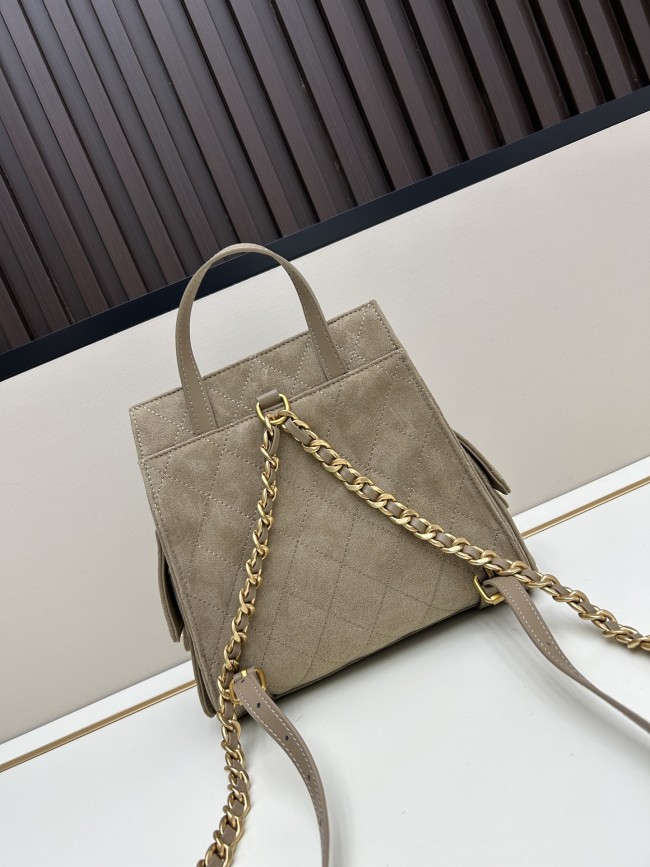 CHANELシャネル マット加工アップグレードモデル サイズ：23 × 23 × 14 cm 素材：キャビアスキン