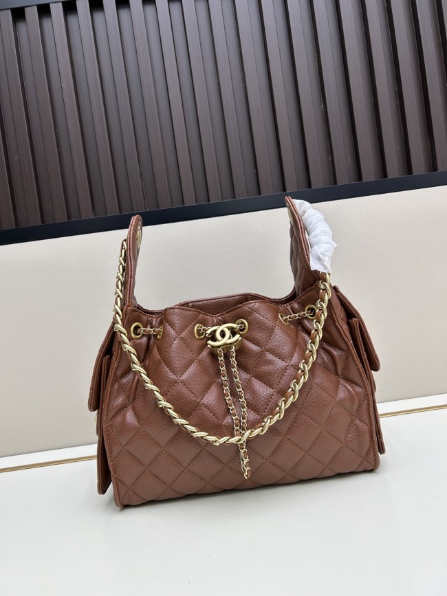 CHANEL シャネル 25 バッグ デザインはクラシックで、サイズは 30 × 26 × 14 cm です
