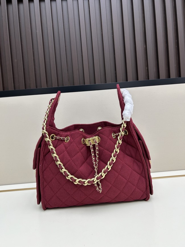 CHANEL シャネル 25 バッグ デザインはクラシックで、サイズは 30 × 26 × 14 cm です