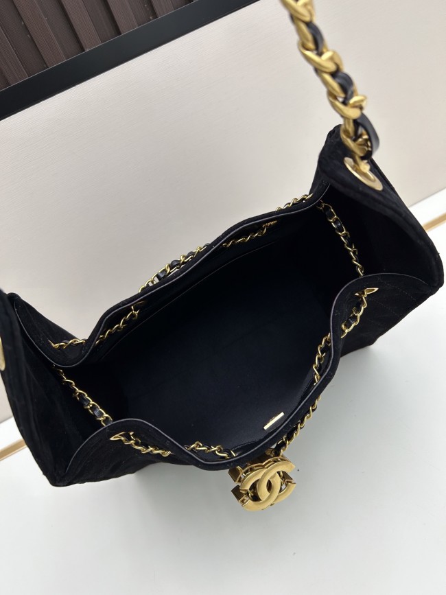 chanel シャネル 25 バッグサイズは 26 × 20 × 14 cm、品番 9668、素材はマットレザーです