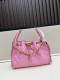 CHANEL シャネル 25 バッグ デザインはクラシックで、サイズは 30 × 26 × 14 cm です
