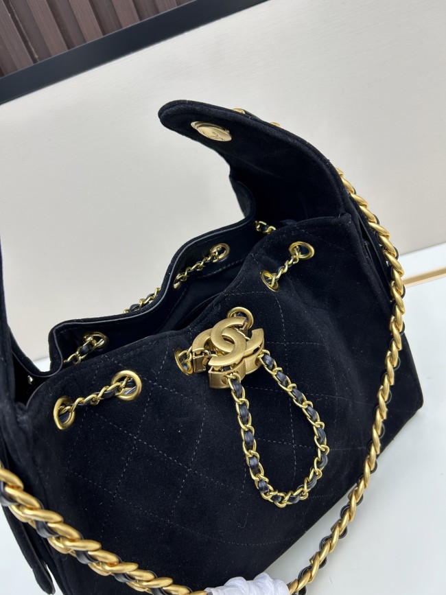 chanel シャネル 25 バッグサイズは 26 × 20 × 14 cm、品番 9668、素材はマットレザーです