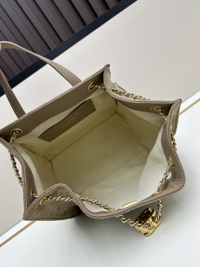 CHANELシャネル マット加工アップグレードモデル サイズ：23 × 23 × 14 cm 素材：キャビアスキン