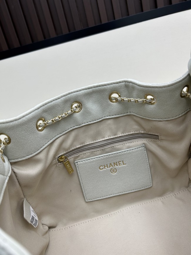 CHANEL シャネル 25 バッグ デザインはクラシックで、サイズは 30 × 26 × 14 cm です