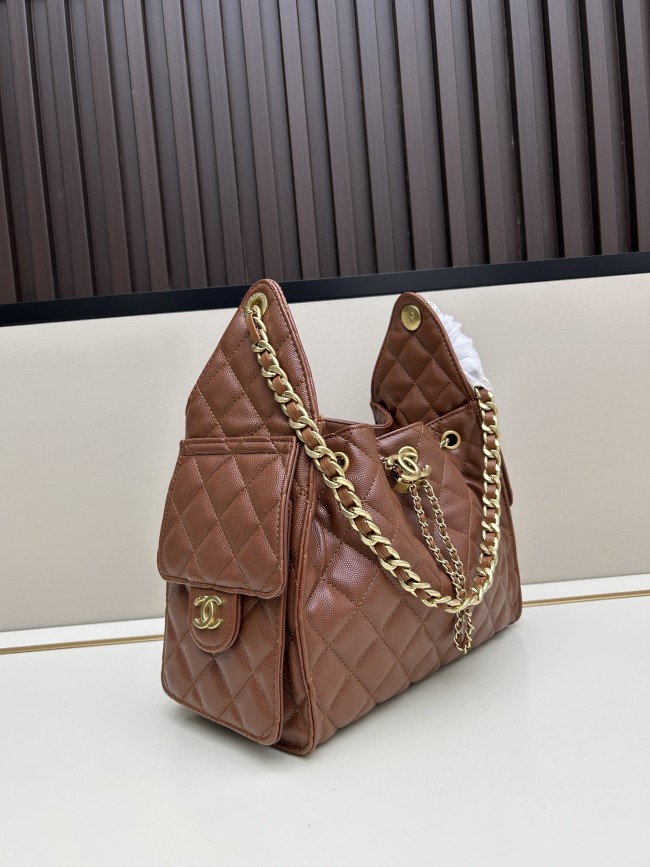 CHANEL シャネル 25 バッグ デザインはクラシックで、サイズは 30 × 26 × 14 cm です