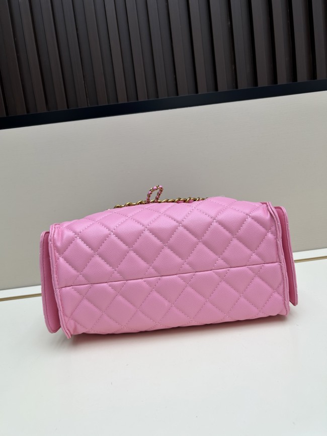 CHANEL シャネル 25 バッグ デザインはクラシックで、サイズは 30 × 26 × 14 cm です