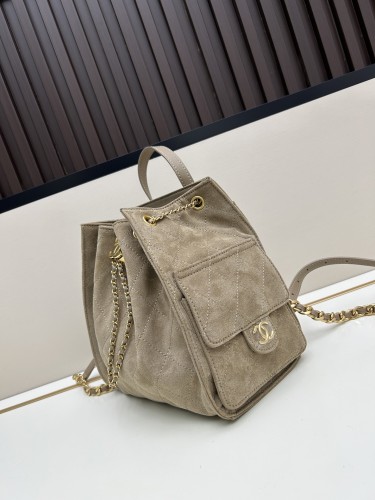 CHANELシャネル マット加工アップグレードモデル サイズ：23 × 23 × 14 cm 素材：キャビアスキン