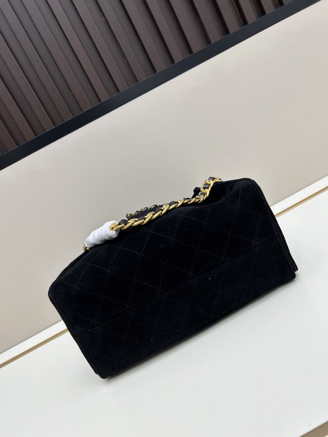 chanel シャネル 25 バッグサイズは 26 × 20 × 14 cm、品番 9668、素材はマットレザーです