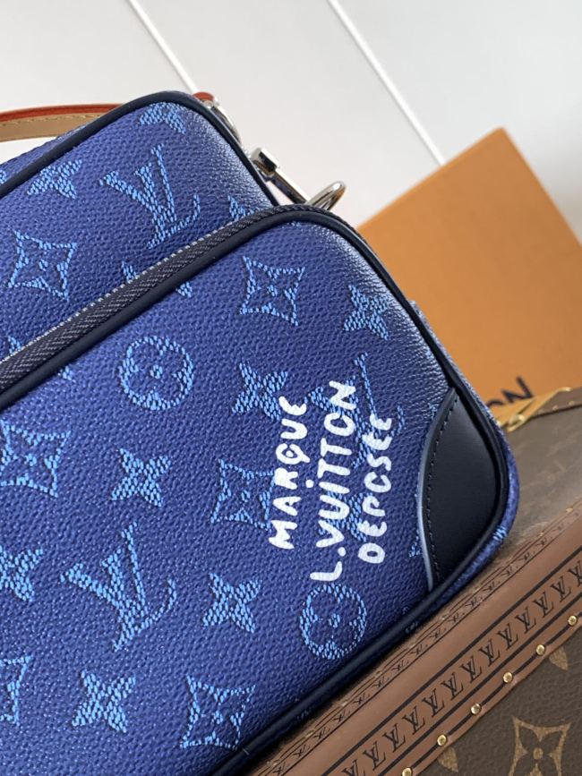 Louis Vuitton M26823 ブルー Nil メッセンジャーバッグ 