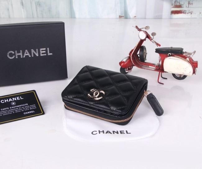 CHANEL シャネル  バッグ 型番22018 カラー：キルティングブラック／ピンク／ベージュ／ラムスキンブラック サイズ：12×10×3 cm