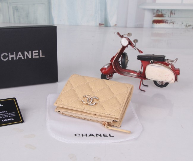 CHANELシャネル  2216 ミニバッグ カラー：キルティングブラック／ピンク／ベージュ／ラムスキンブラック サイズ：11×9×2 cm