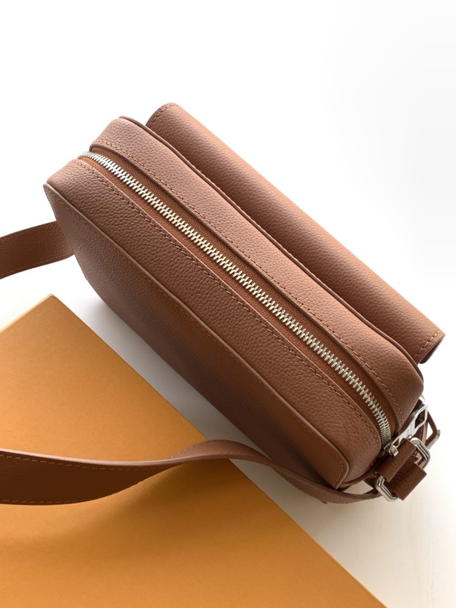 Louis Vuitton M25981 ブラウン BOARDING メッセンジャーバッグ
