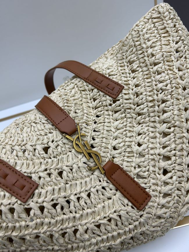 CHANELシャネル草編みバッグ 型番1813サイズ：横48×縦34 cm