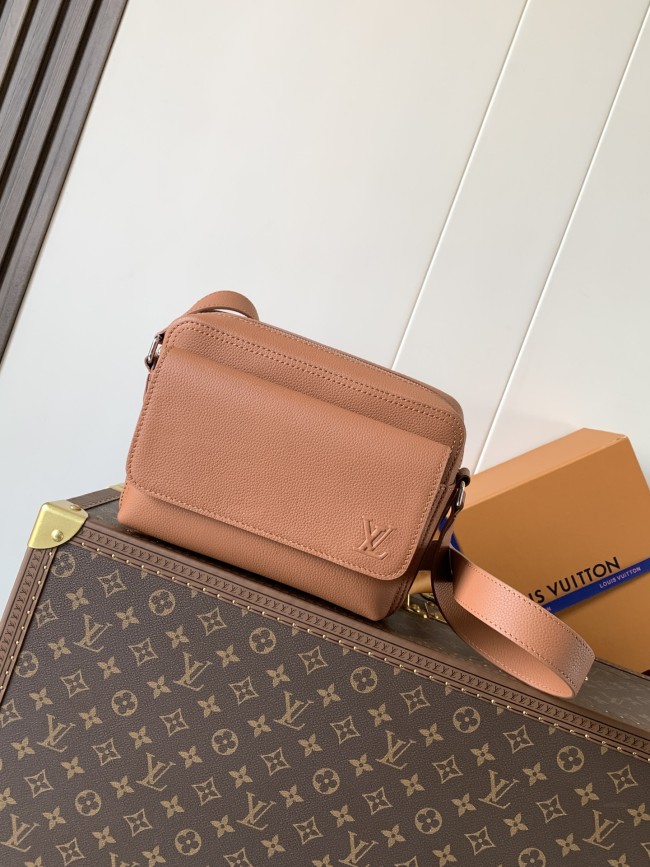 Louis Vuitton M25981 ブラウン BOARDING メッセンジャーバッグ