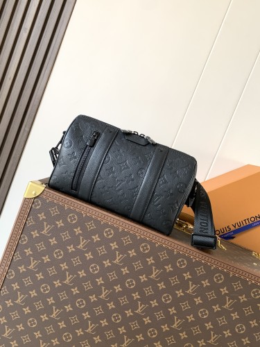 Louis Vuitton M26750 Keepall トラベルバッグ