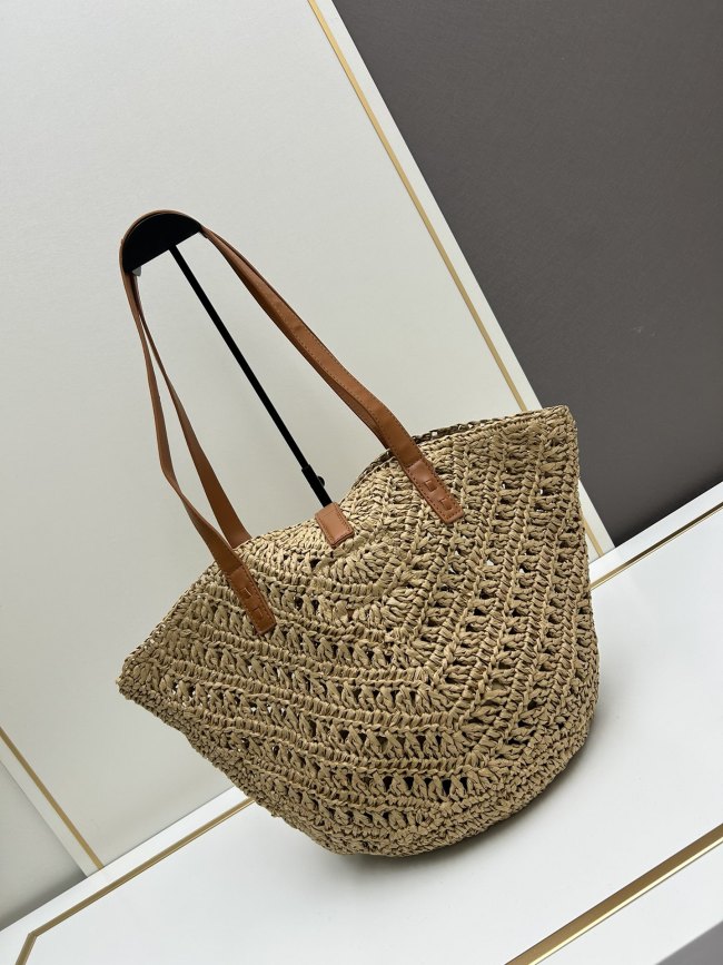 CHANELシャネル草編みバッグ 型番1813サイズ：横48×縦34 cm
