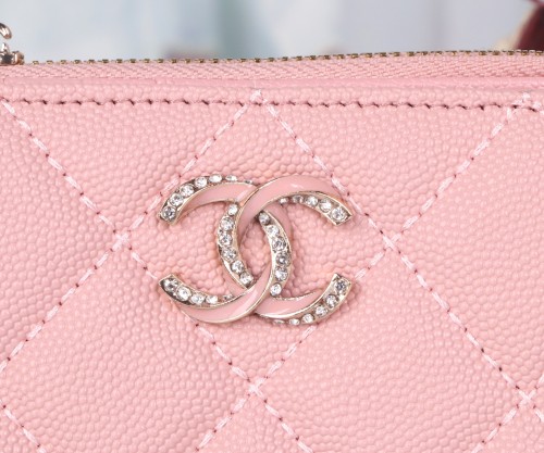 CHANELシャネル  2216 ミニバッグ カラー：キルティングブラック／ピンク／ベージュ／ラムスキンブラック サイズ：11×9×2 cm