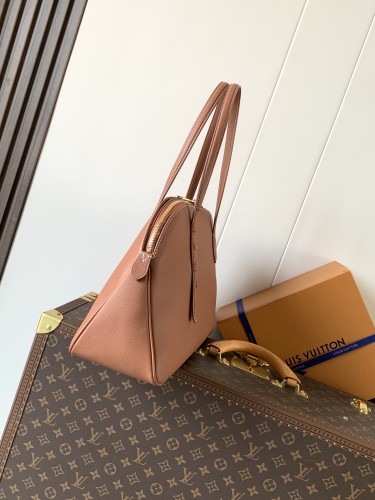 Louis Vuitton M26688 ブラウン  ダブルレイヤー セーターバッグ