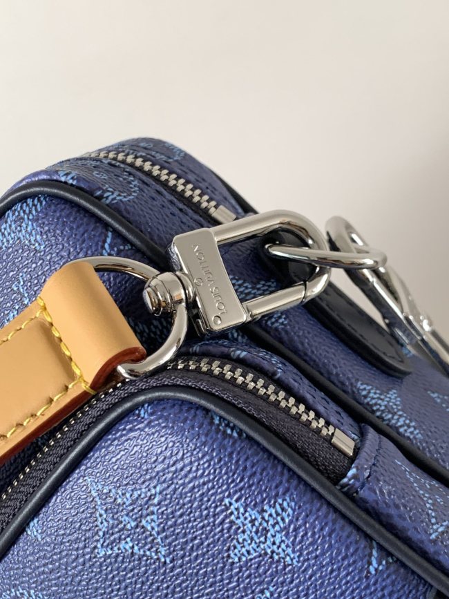 Louis Vuitton M26823 ブルー Nil メッセンジャーバッグ 